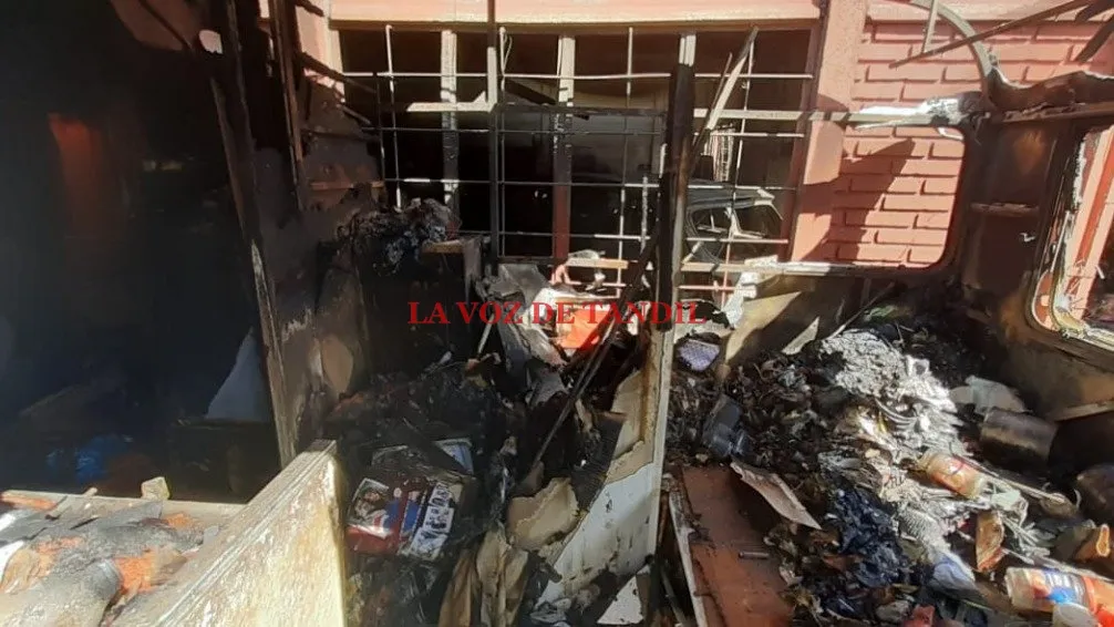 Pérdidas totales en un galpón tras voraz incendio